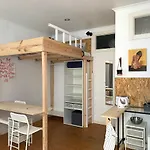 Casa Dos Poetas بيت شباب كالداس دا راينها